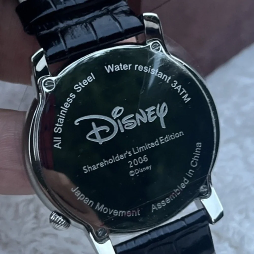 RARE Limited Edition Disney Mickey Mouse 2006 Shareholders Watch with Wood Case
